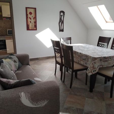 Timar Apartman Eger Exterior foto