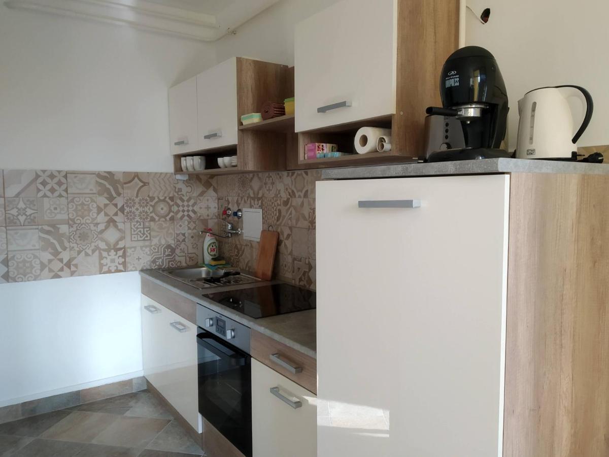 Timar Apartman Eger Exterior foto
