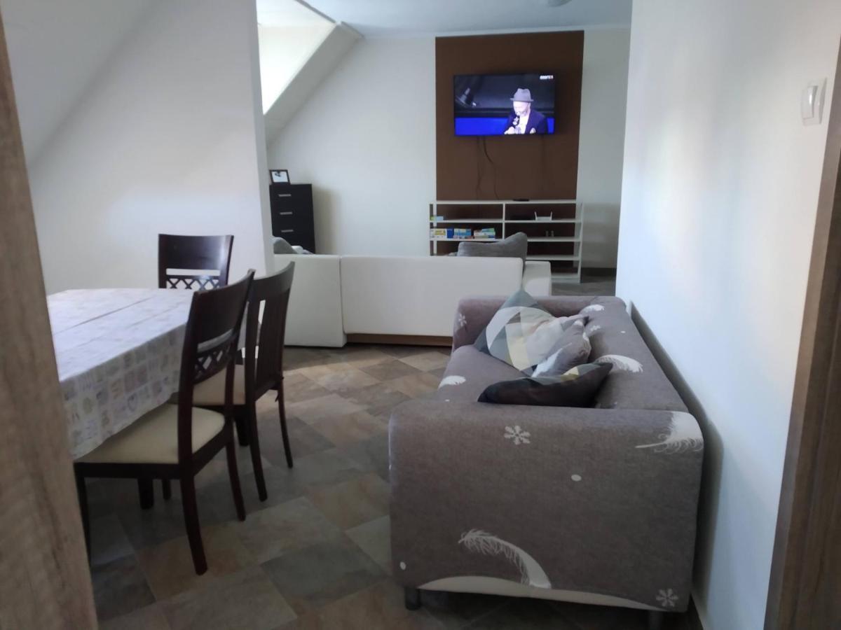 Timar Apartman Eger Exterior foto