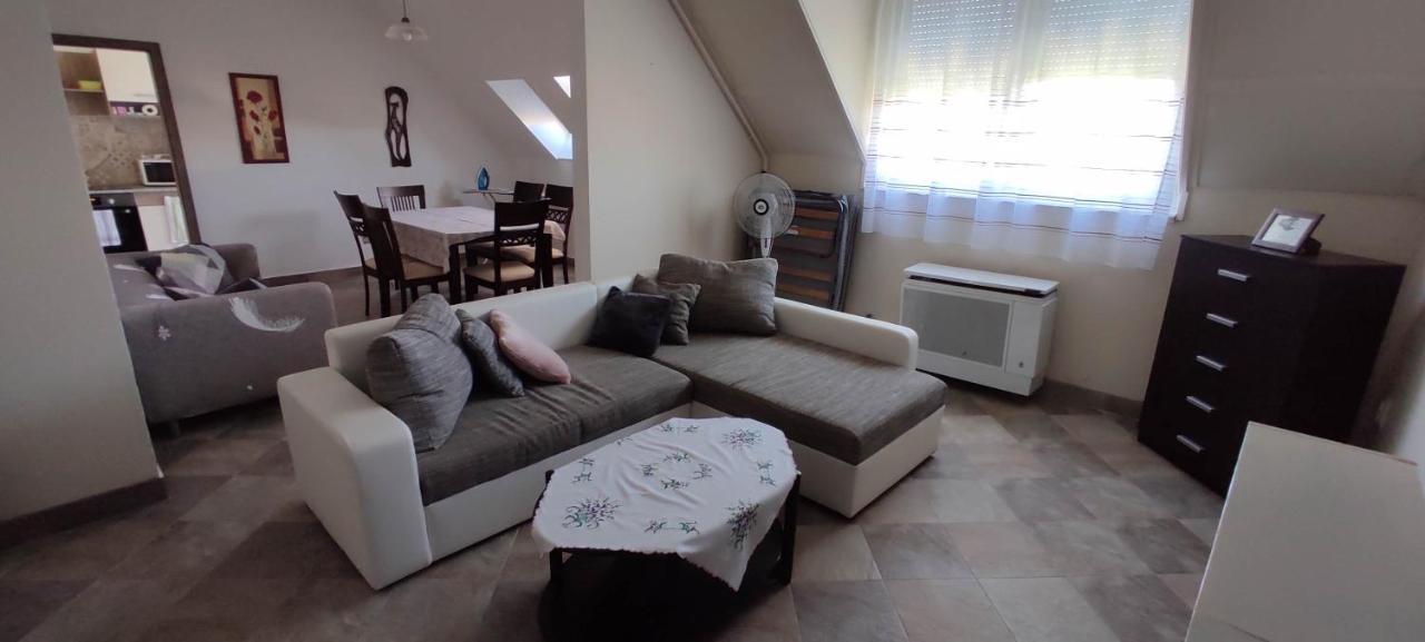 Timar Apartman Eger Exterior foto